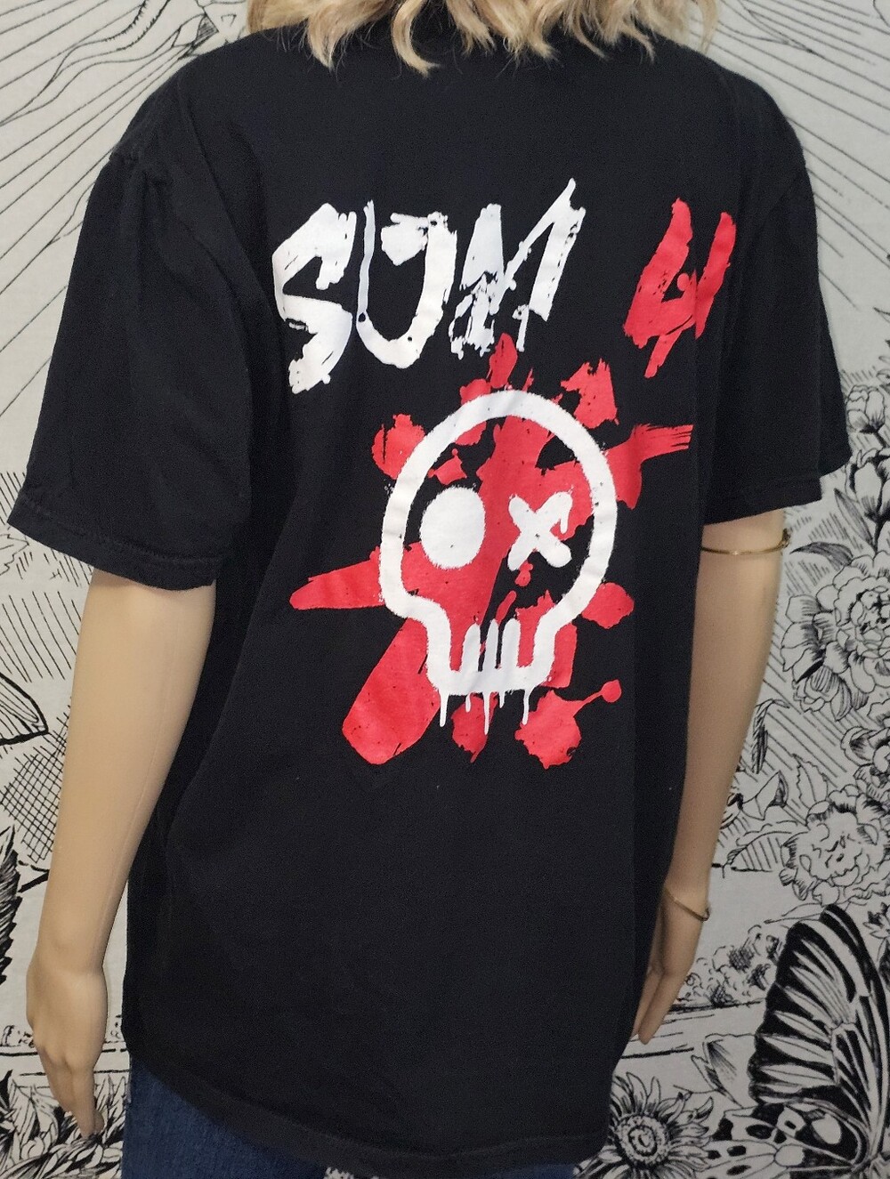Sum 41 Large Black Graphic Tee with Red & White Skull Design